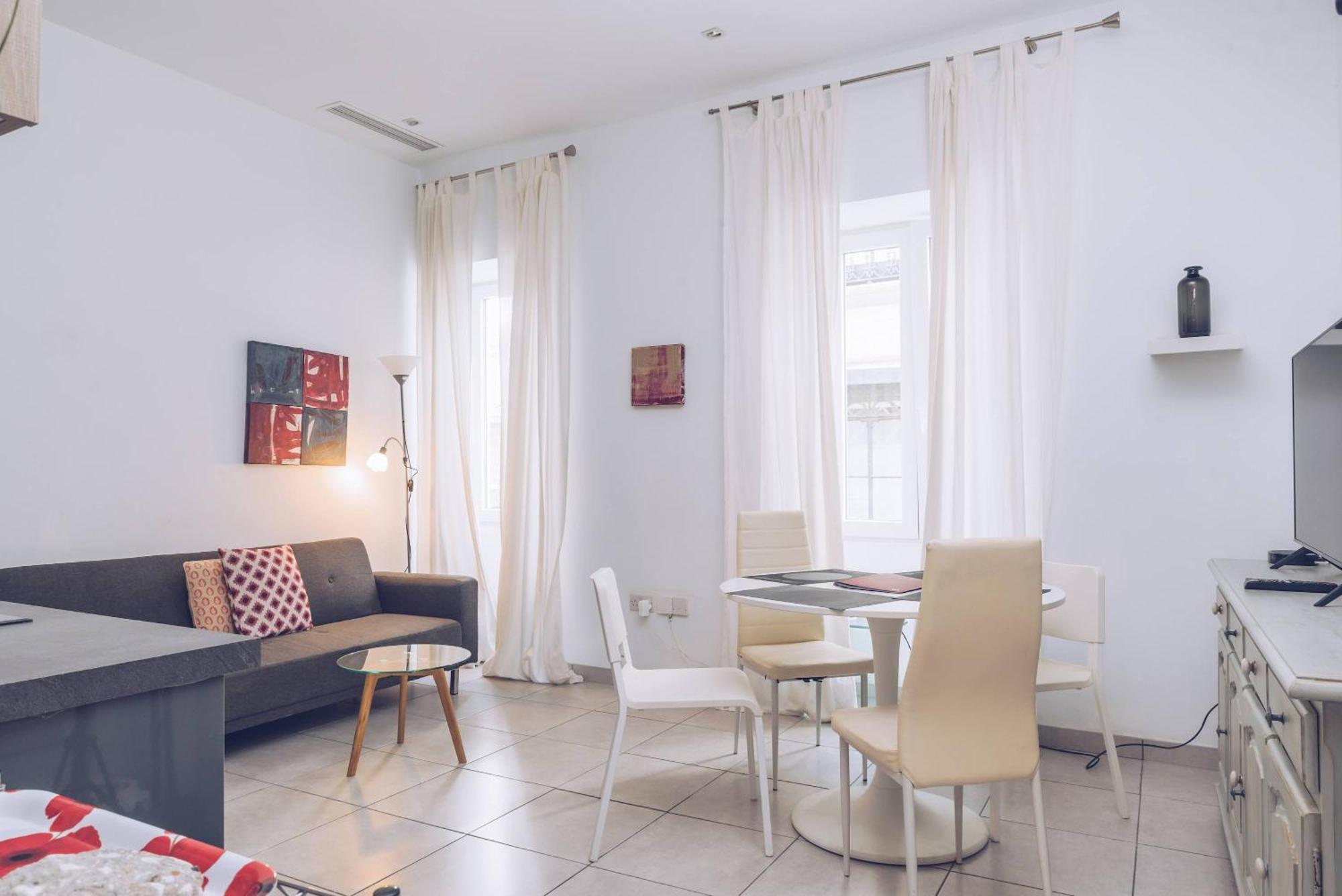 2Br And 2Ba In The Zoko Cozy And Convenient Apartment Gibraltar Exterior photo